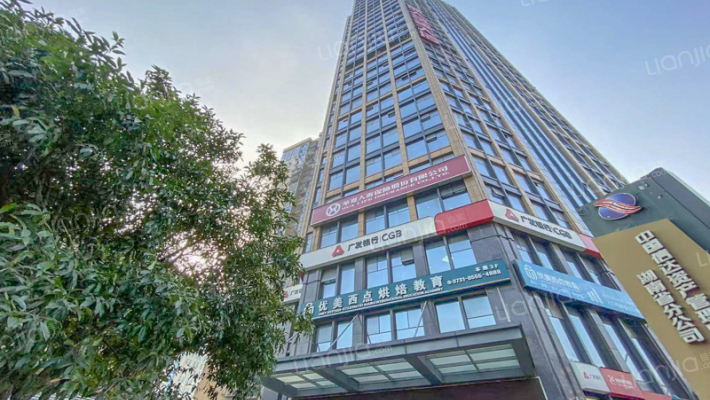 华尔街中心外景图