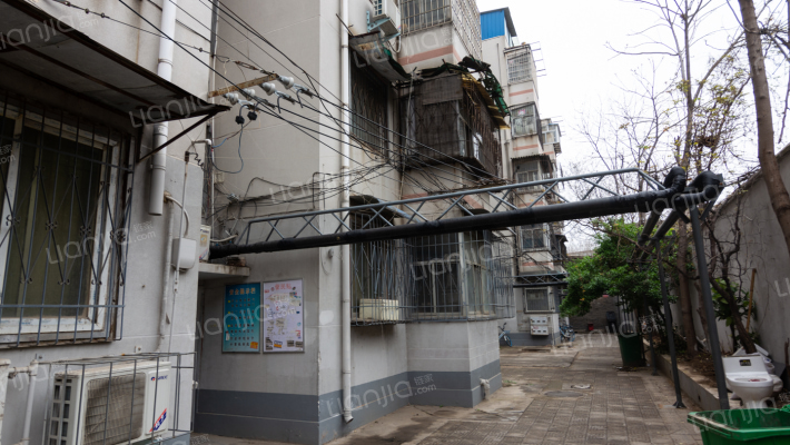 三教堂街外景图