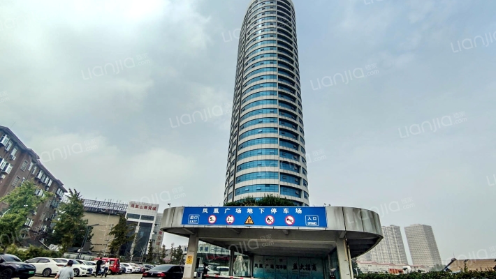 凤凰山凤凰广场外景图