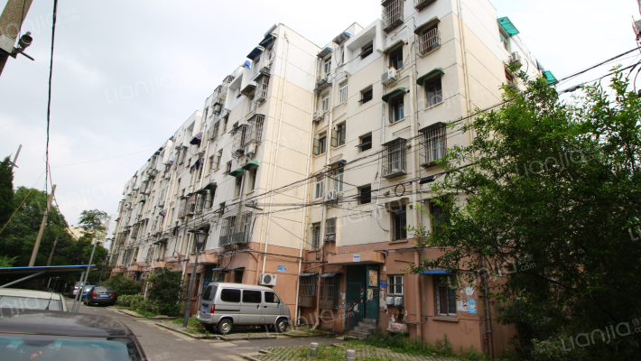 营苑西村外景图