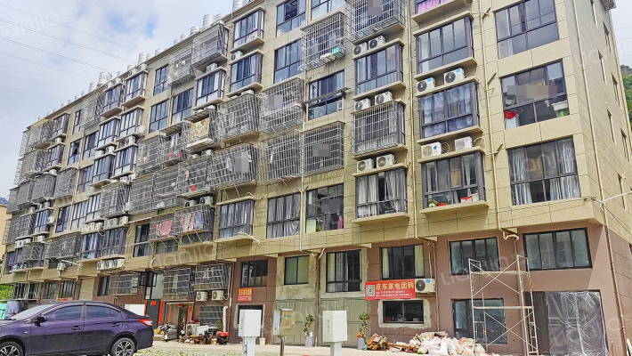 湖景小区外景图