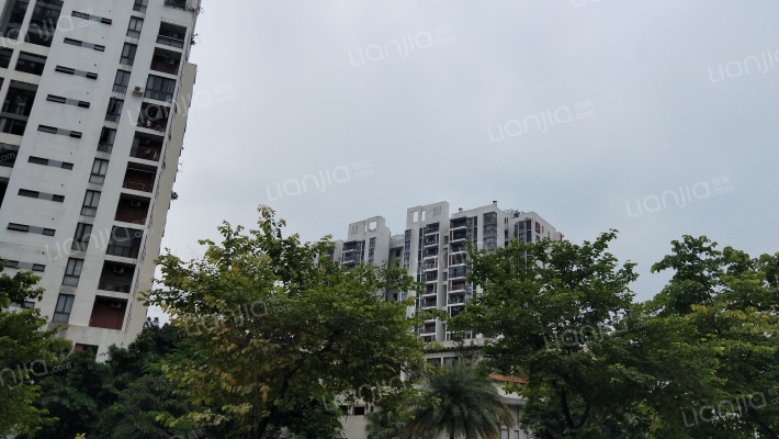 万科蓝山外景图