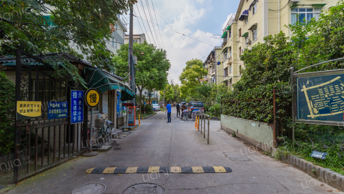 鞍山六村外景图