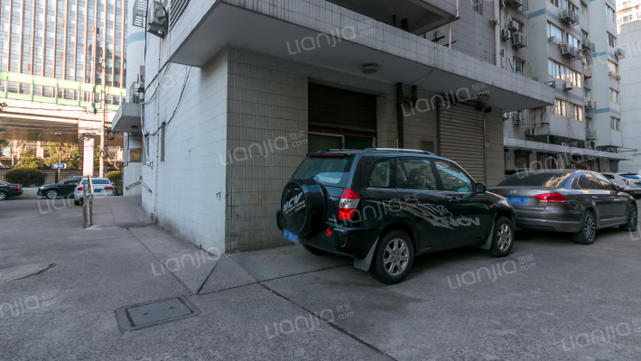 金甸大楼外景图