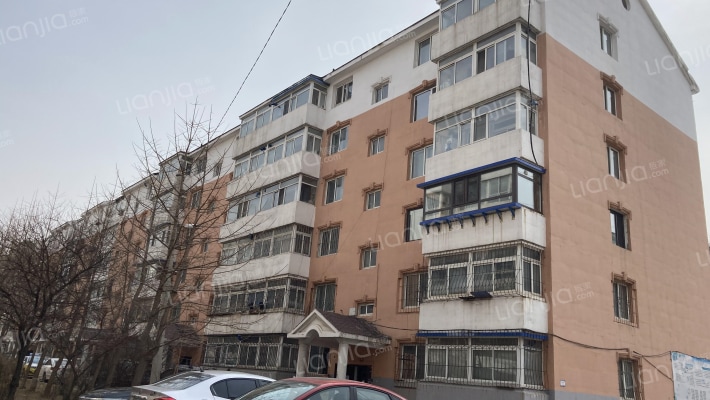 振东教师楼外景图