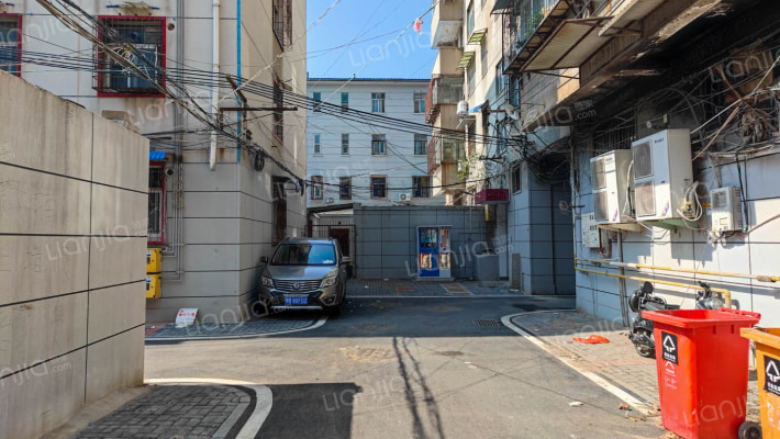 劳动路28号外景图