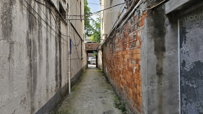 杨树街14号外景图