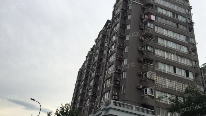 新河公寓外景图