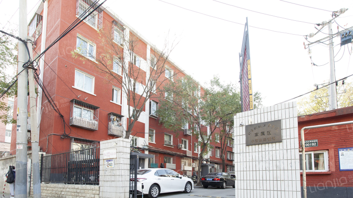 信息学院家属楼外景图