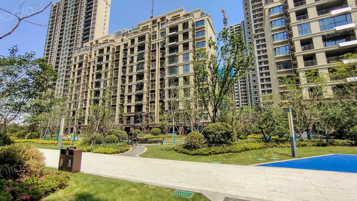 中南鲁商樾府外景图