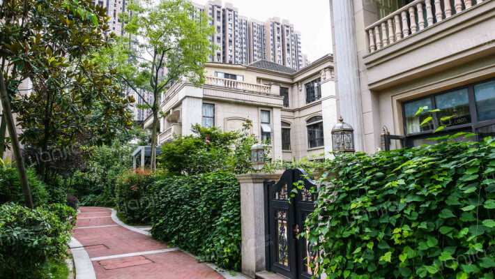 绿地圣罗兰外景图