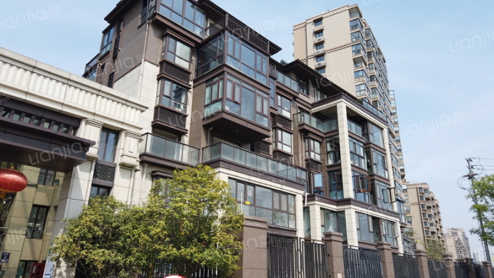 映月溪山外景图