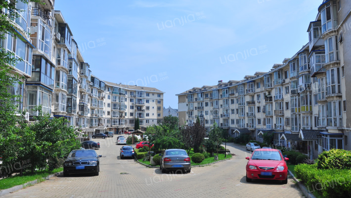 名贵山庄华春园外景图