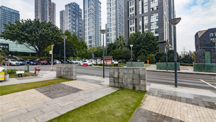 线外城市花园外景图