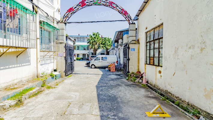 荣晖公寓外景图