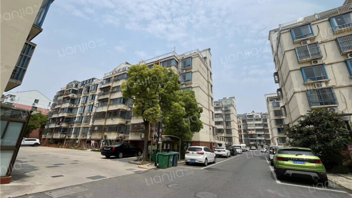 东方剑桥小区外景图