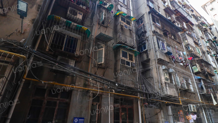 校厂北小区外景图