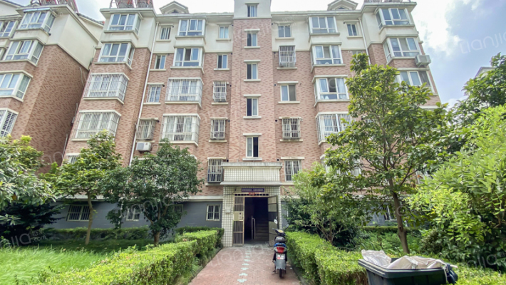 江中花园外景图