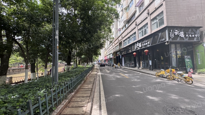 临江花园外景图