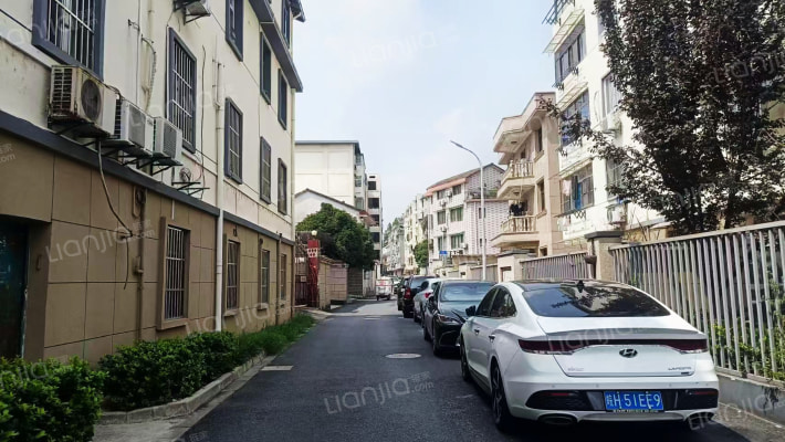 天管局宿舍外景图