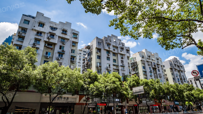 鸿源大楼外景图