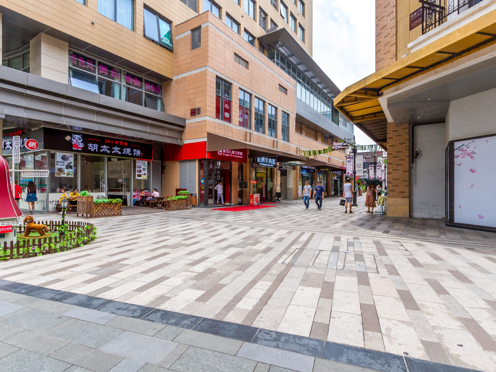 绿宝广场步行街图片_绿宝广场步行街实景图(苏州链家新房)