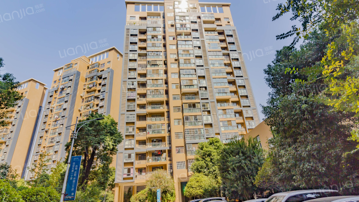 汉口湖畔外景图