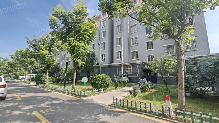 俪园小区外景图