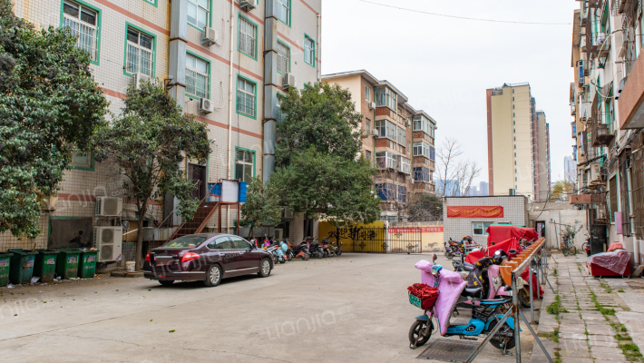 黄岗仓库家属院外景图