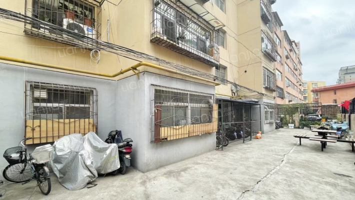 山西省外贸土畜产品公司宿舍外景图