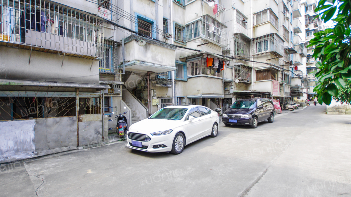 骖鸾小区外景图