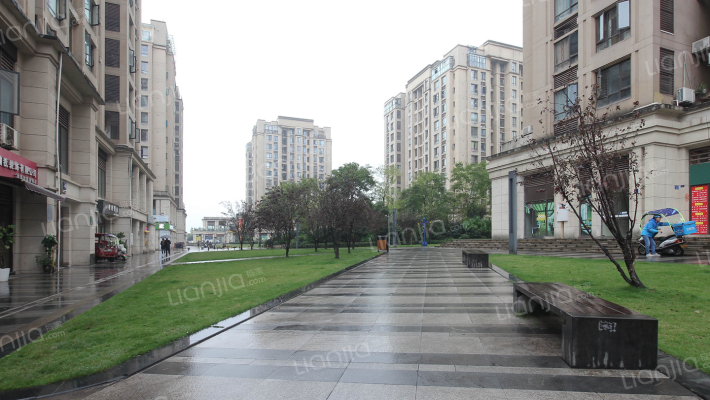 新跨越I33外景图