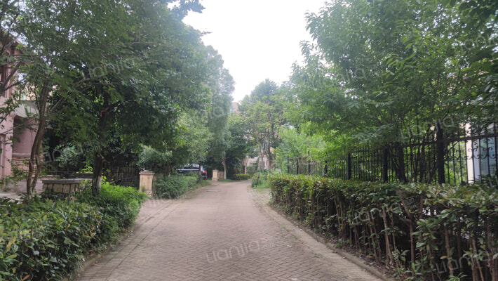 红莲湖高尔夫国际社区外景图