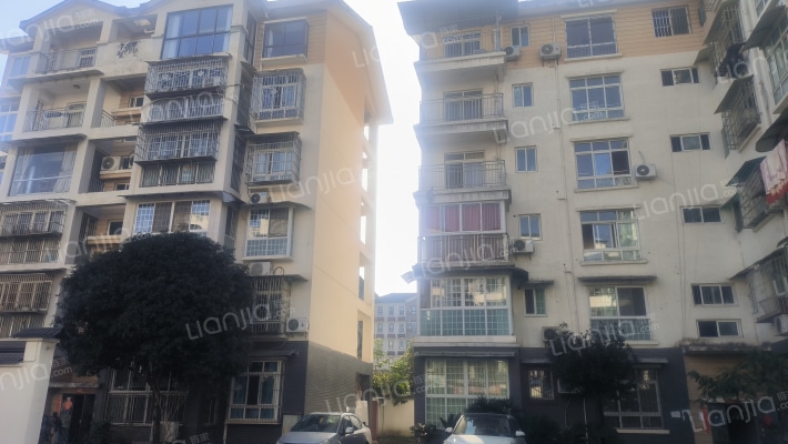 三官桥街53号小区外景图