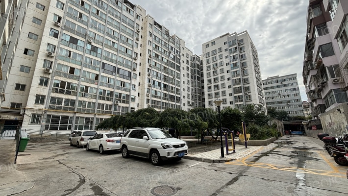 春天佳苑外景图