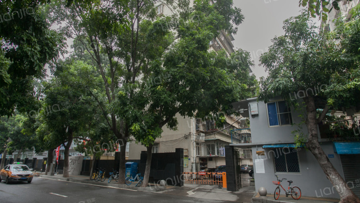 中级法院宿舍外景图