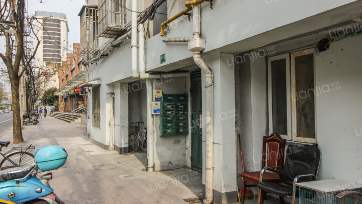 纪念路490号外景图