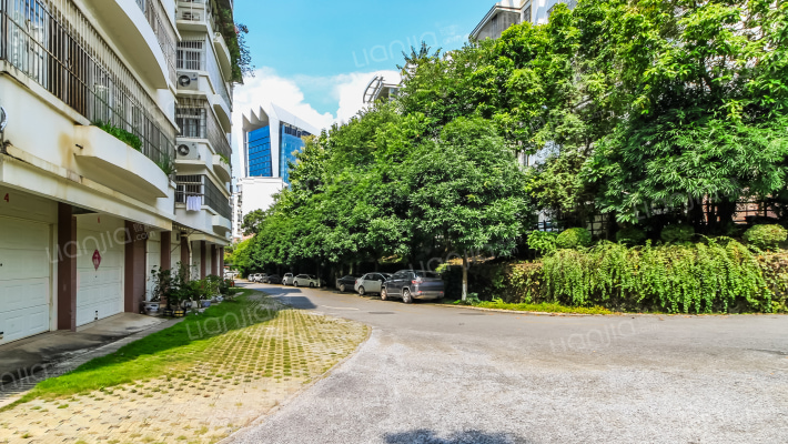 龙盘小区外景图