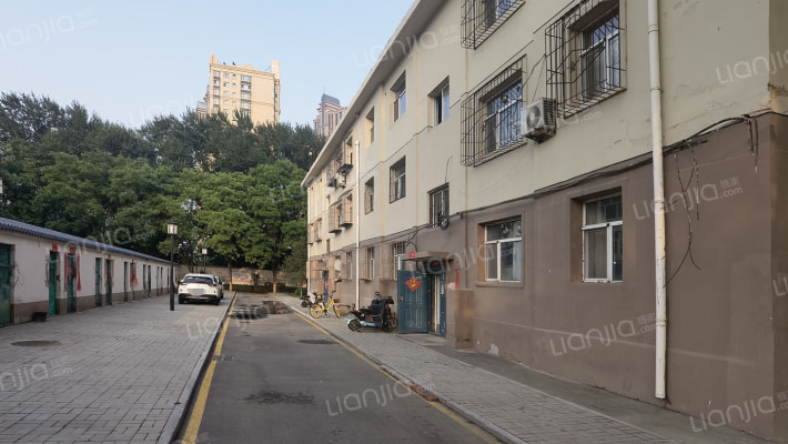 展览馆小区外景图