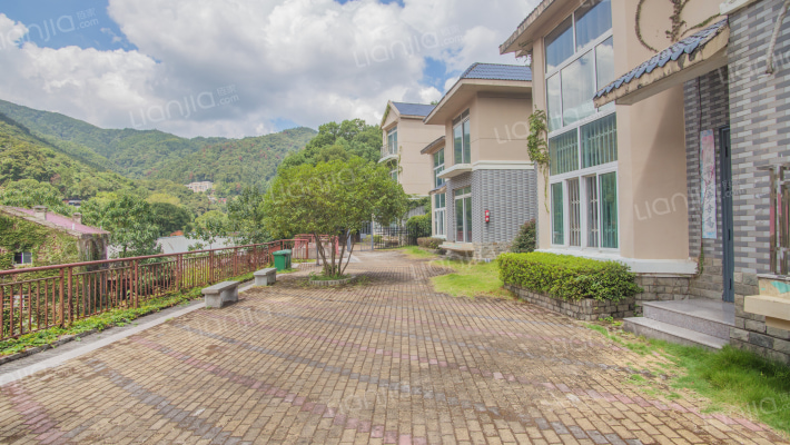 紫清庄园外景图