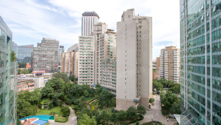 世方豪庭外景图