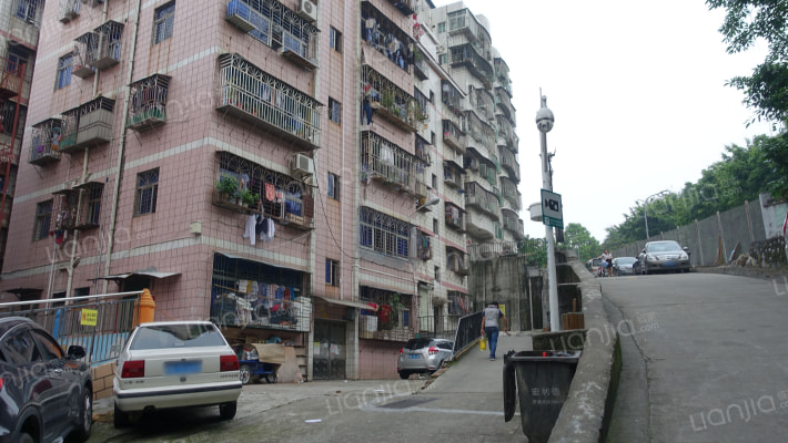 港鹏新村外景图