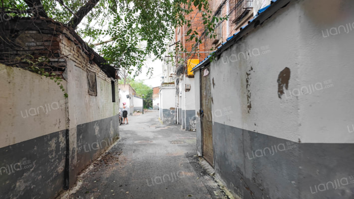 左楼修理厂家属院外景图