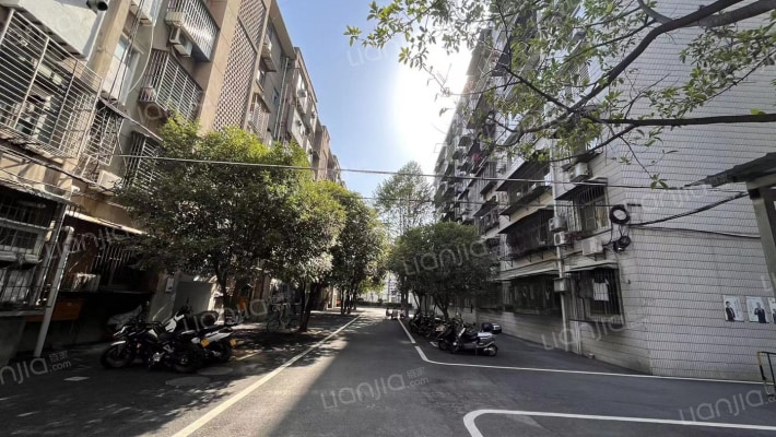 疾控检测中心家属院外景图