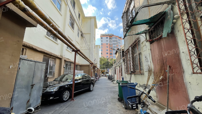 黎明街4号院外景图