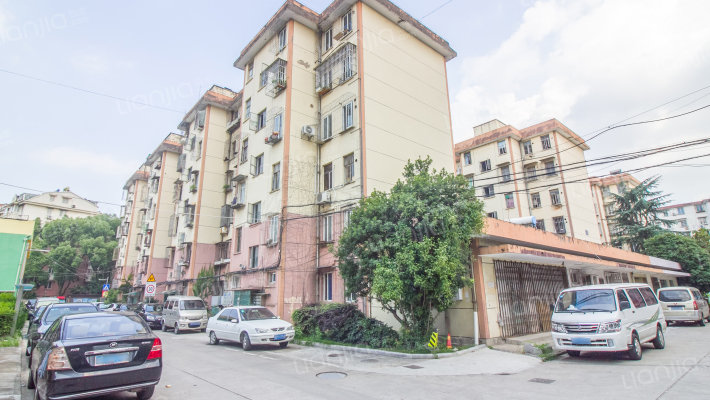 翠柏二里外景图