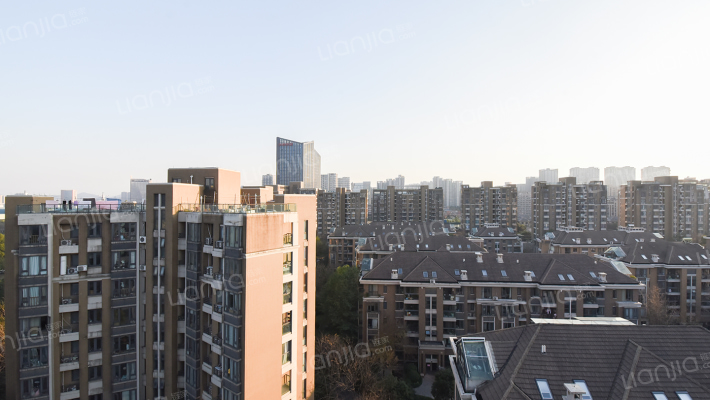 贺田尚城外景图