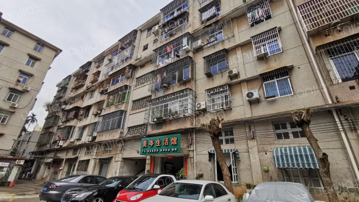 房产局宿舍外景图