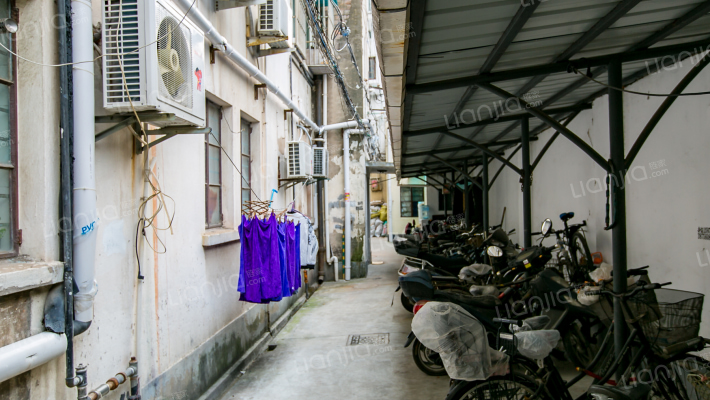 巨鹿路360号外景图