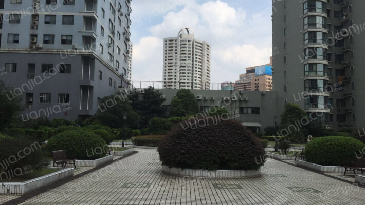 华鼎广场外景图